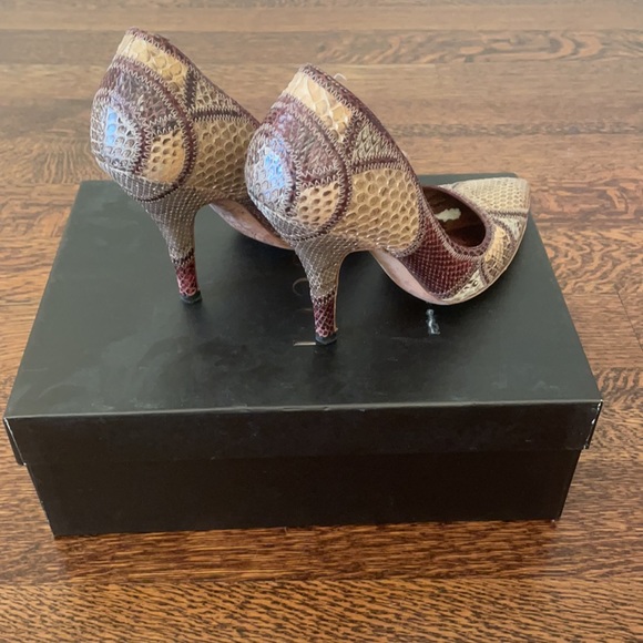 Gucci Python Pumps - Picture 3 of 7